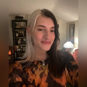 Meet your Posher, Crystal